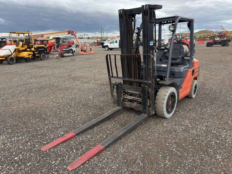 Toyota 8FGU30 6000 Lb Forklift - Albuquerque, NM