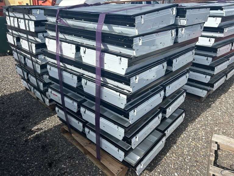 Qty (20) Fluorescent Lights