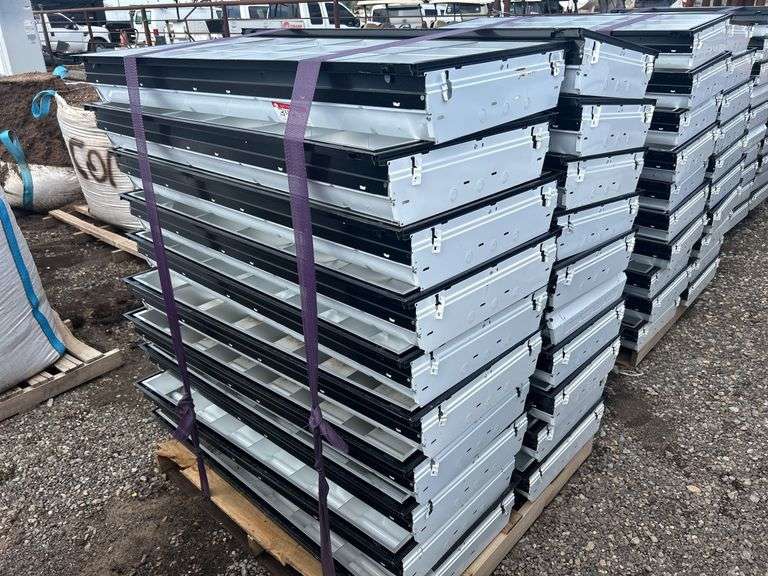 Qty (20) Fluorescent Lights