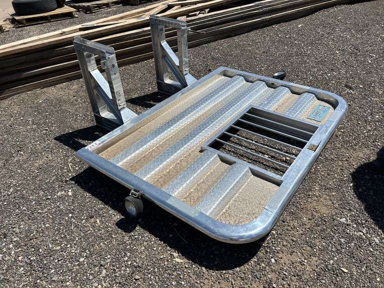 Diamond plated Headache rack