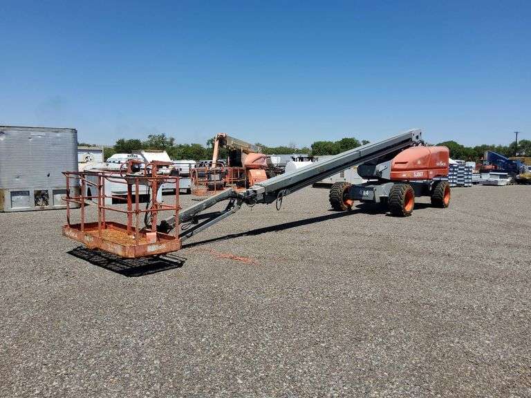 SkyJack SJ86T 4X4 Boomlift