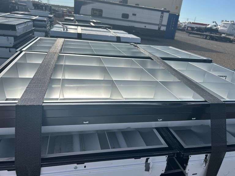 Qty (20) Fluorescent Lights