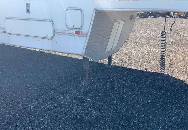 2001 Fire Wagon 5th Wheel Office Trailer