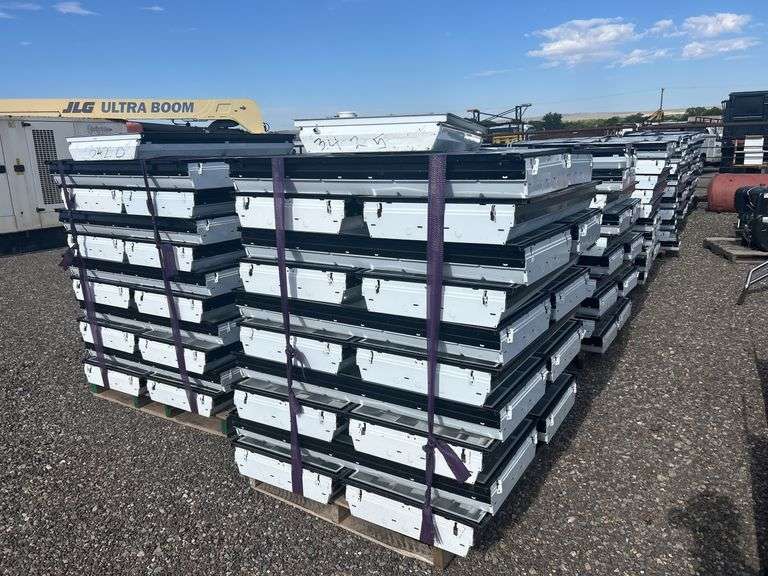 Qty (20) Fluorescent Lights
