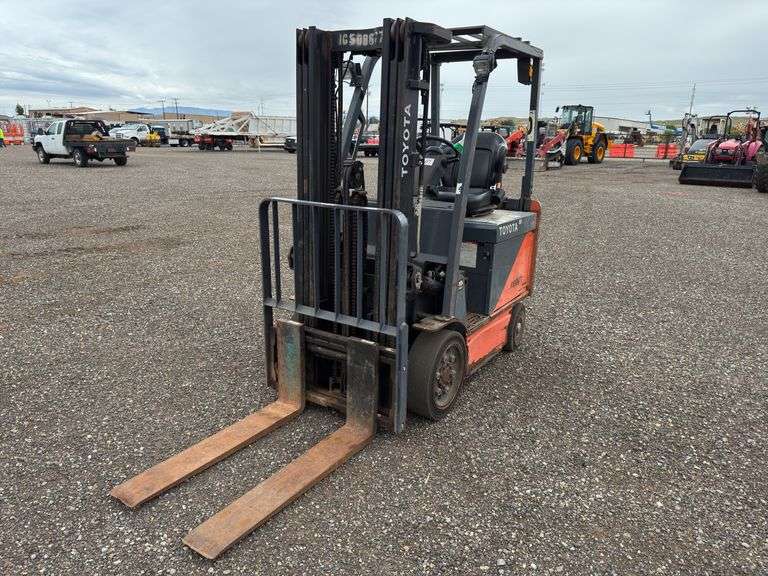 Toyota 8FBCU25 5000 Lb Electric Forklift - Albuquerque, NM