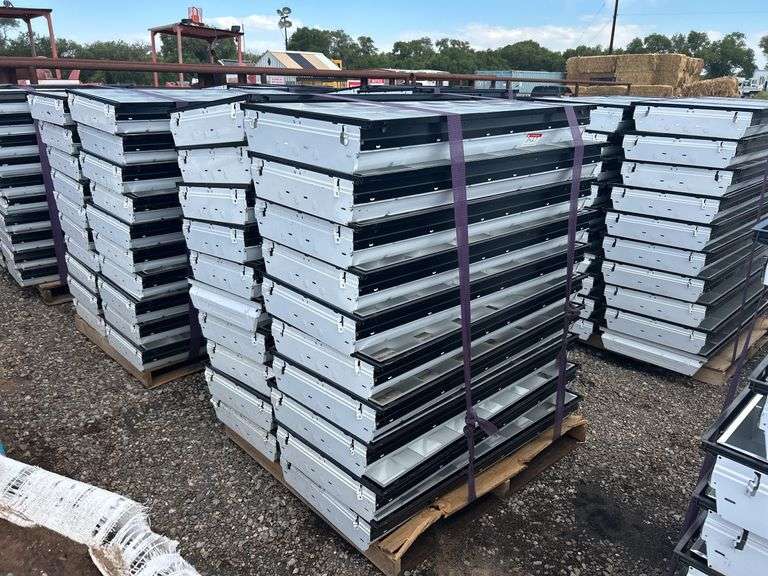 Qty (20) Fluorescent Lights