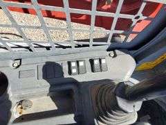 Takeuchi TL10v-2 Compact Track Loader
