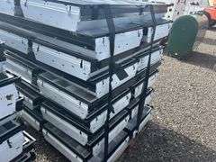 Qty (20) Fluorescent Lights