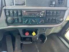 2015 Peterbilt 365 T/A Truck Tractor
