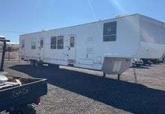 2001 Fire Wagon 5th Wheel Office Trailer
