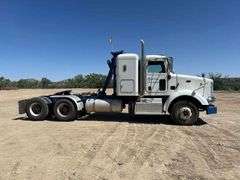 2015 Peterbilt 365 T/A Truck Tractor