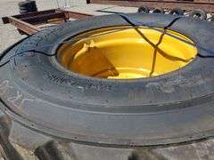 Qty 4 14-17.5 Pneumatic Tires & Wheels