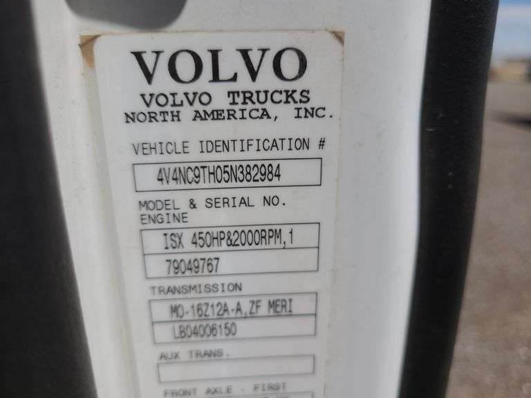 2005 Volvo VNL 6x4 T/A Truck Tractor - Albuquerque NM