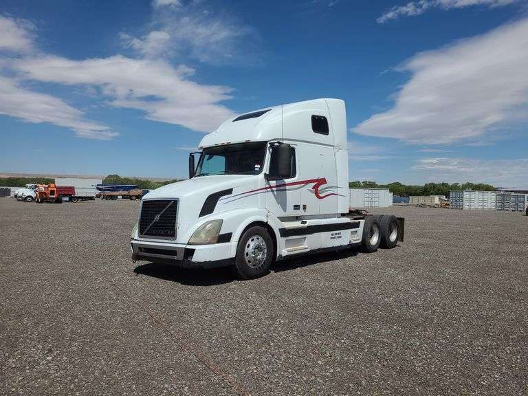 2005 Volvo VNL 6x4 T/A Truck Tractor - Albuquerque NM
