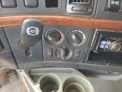 2005 Volvo VNL 6x4 T/A Truck Tractor - Albuquerque NM