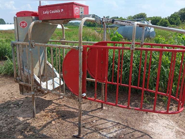 Lely Cosmix P Robot Trainer/Feeder, 3 Years old-Used For 6 Months & quit calving springers | Boven Dairy Mcbain, MI | Load by 12-1-25 (Rep Chad Kreeger 517-294-3484) |