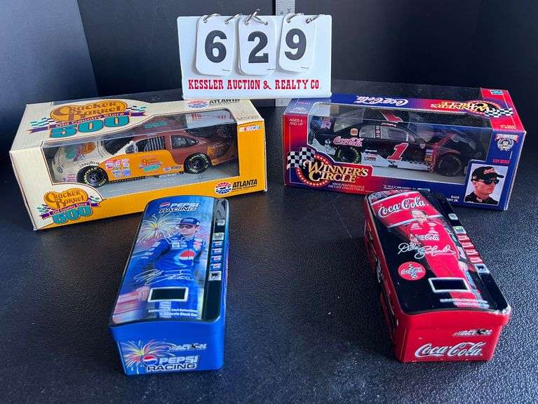 2 1:24 NASCAR Cars & 2 Coke Machines with Small Cars