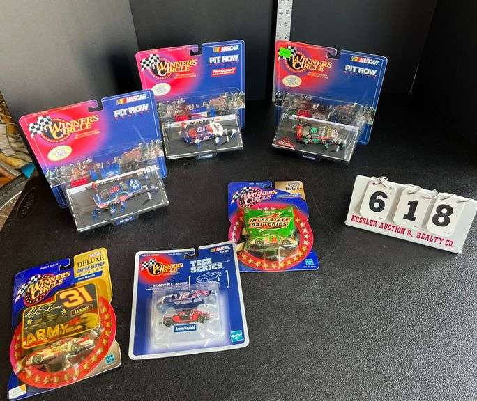 Assortment of Die Cast Cars