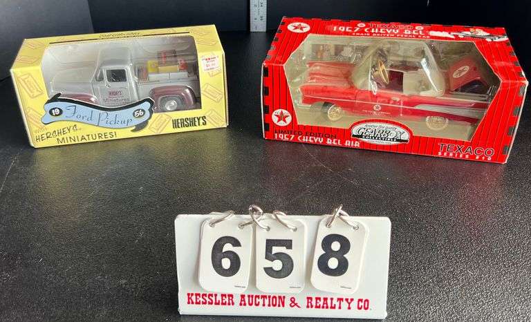 Hershey Truck & Texaco Car