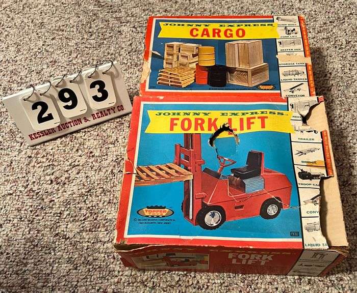 Johnny Express Forklift and Cargo