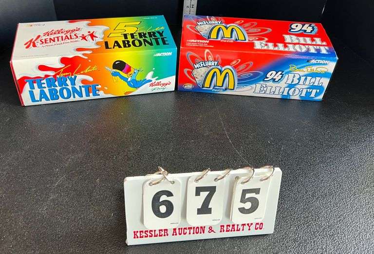 2 1:24 Die Cast Cars