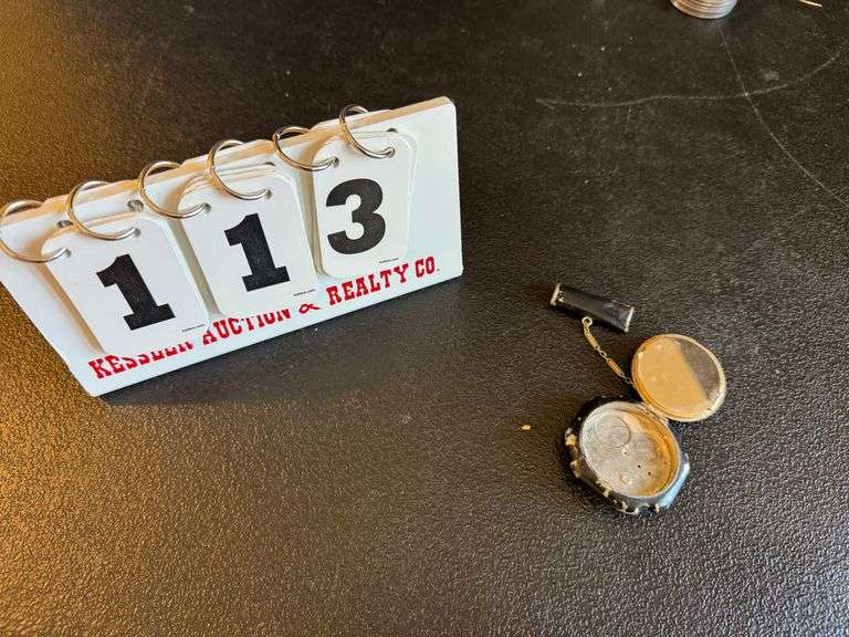 Antique Yellow Guilloche Pink Rose Compact