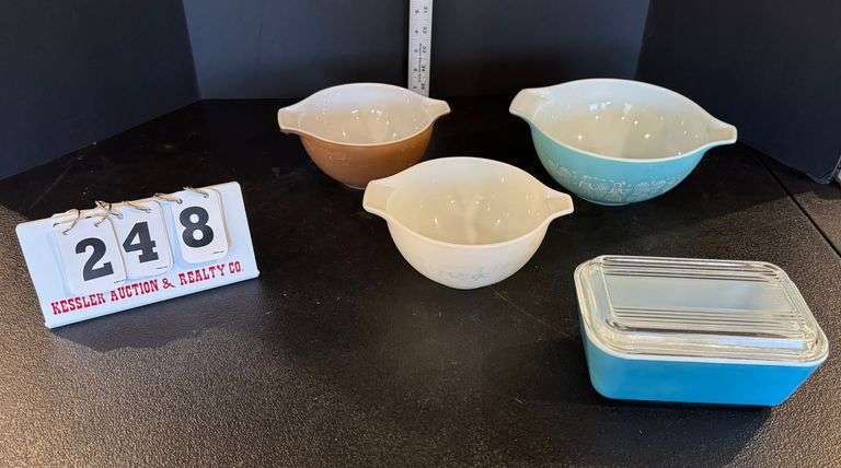 3 Pyrex Bowls & Pan with Glass Lid