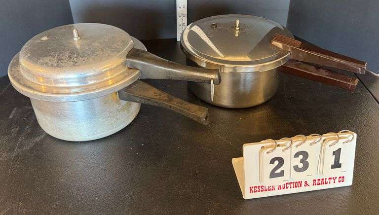 2 Pressure Cookers