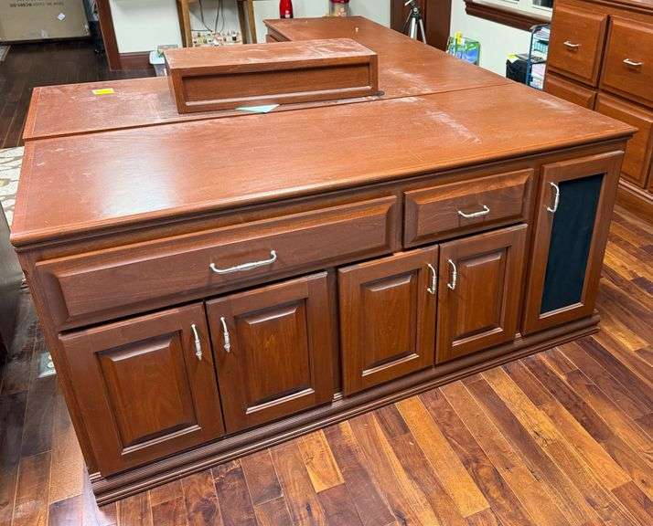 Office desk w/ return and credenza