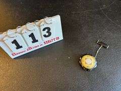 Antique Yellow Guilloche Pink Rose Compact