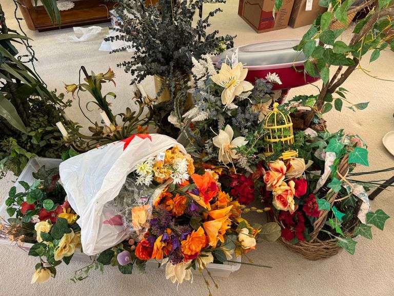Artificial flowers and decor