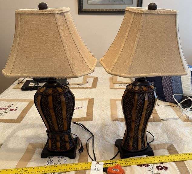 2 lamps