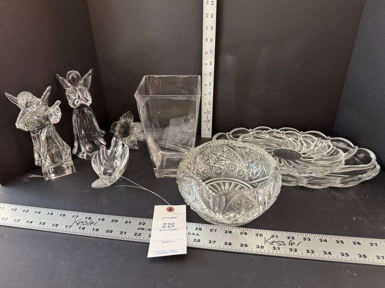 Glass angels and vase, misc