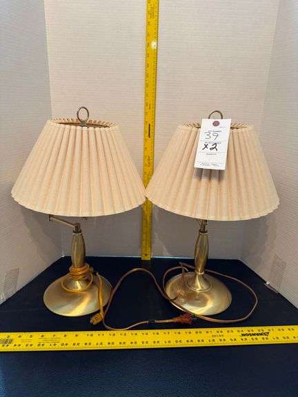 2 lamps
