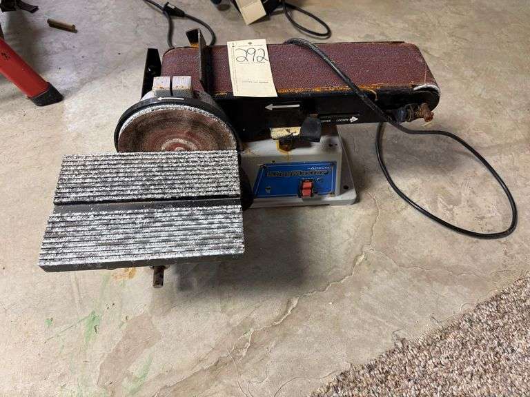 Delta sander
