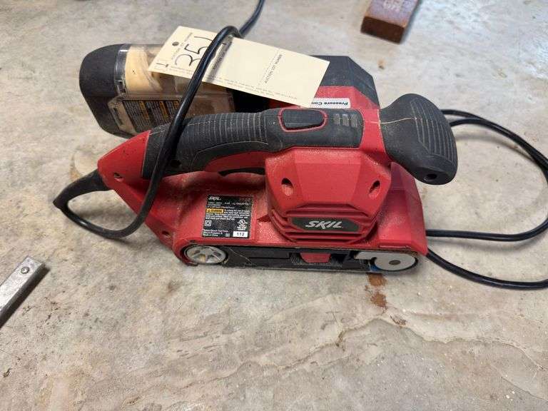 Belt sander