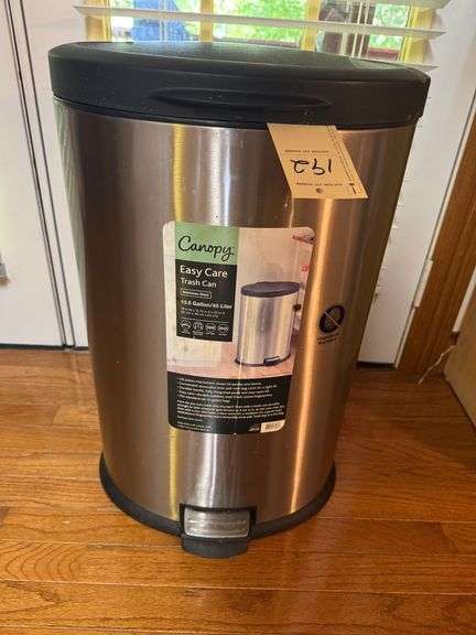 Trash can