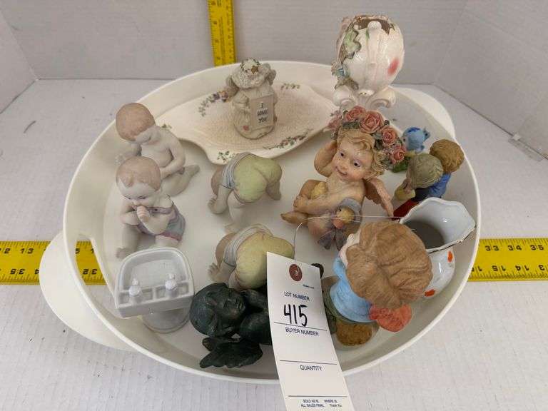 Figurines