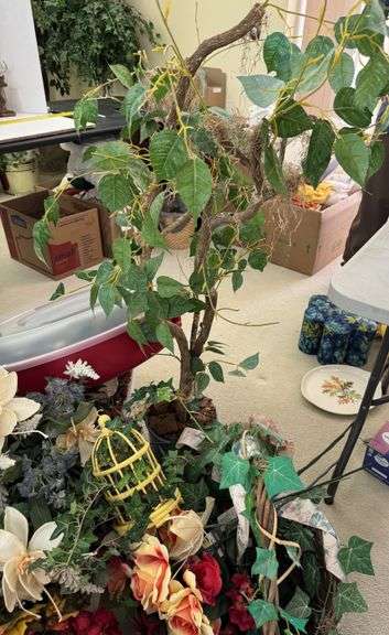 Artificial flowers and decor