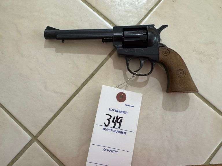 Cap gun