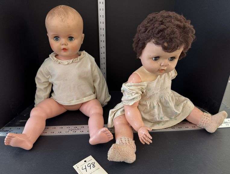 2 dolls