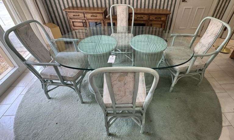 Glass top table, 4 chairs