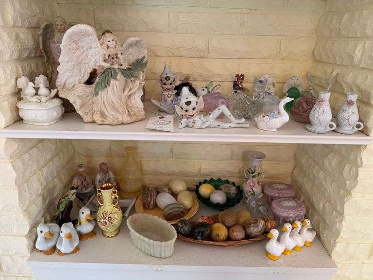 Figurines
