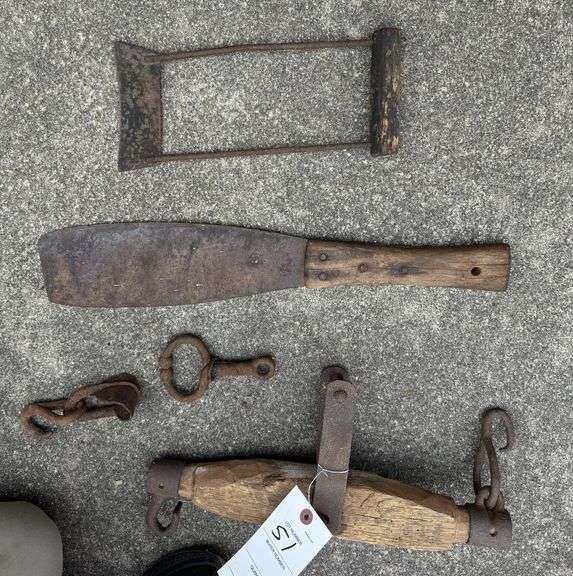 Single tree, corn knife, knife