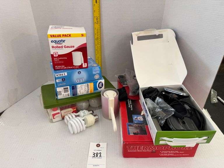 Misc, light bulbs, heat pad