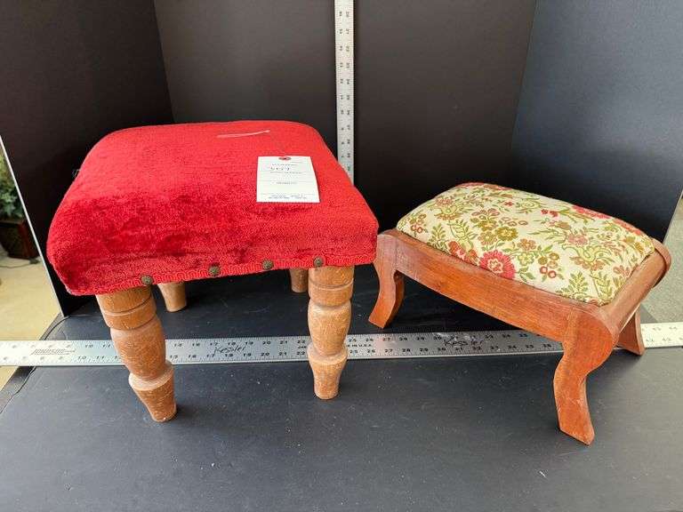 2 foot stools