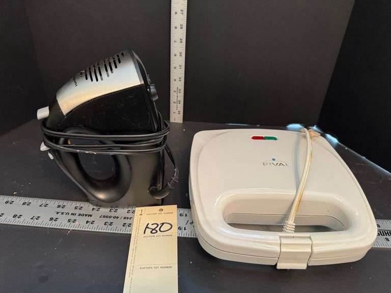 Waffle maker and mixer