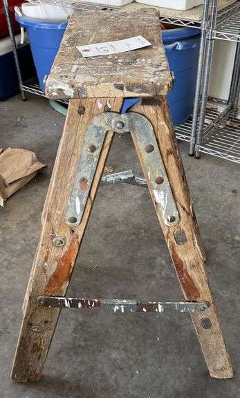 Step ladder