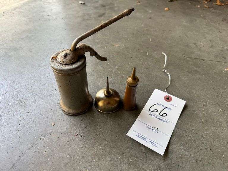 3 oil cans