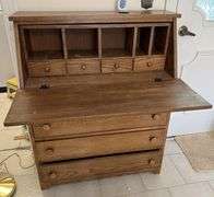 Drop leaf desk